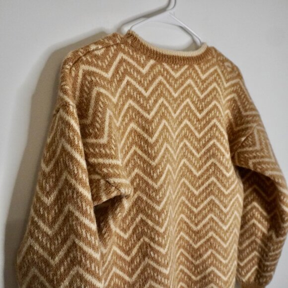 Vintage Peruvian Alpaca Wool Sweater 🐑✨ - Picture 5 of 6